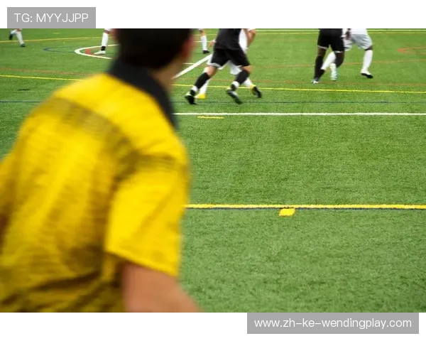 足球比赛中的球员调度与角色定位